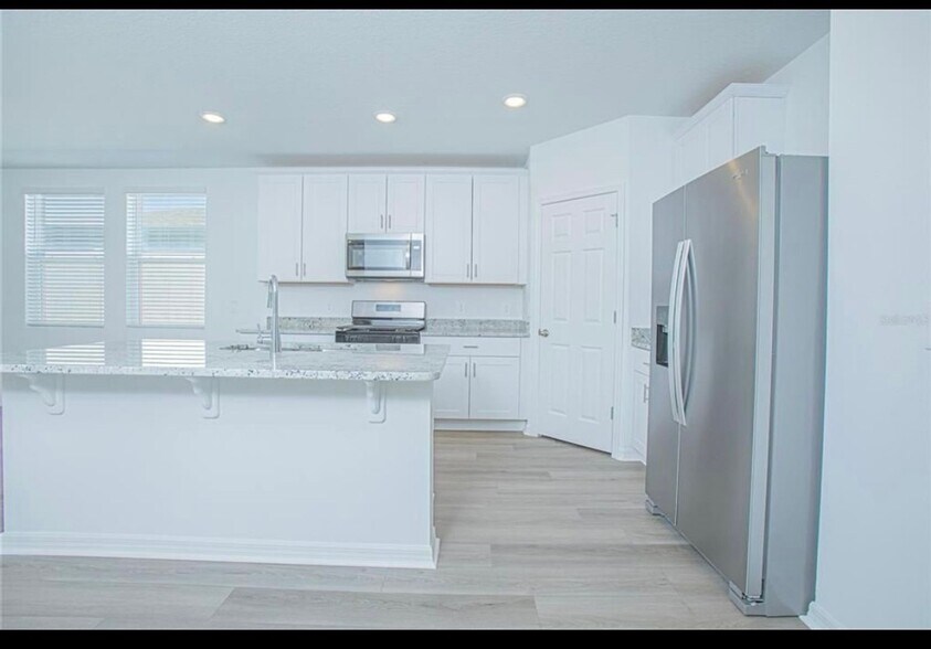 Building Photo - 2955 Sunstar Dr