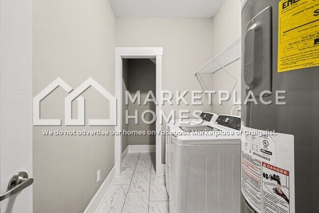 Building Photo - 122 Valley View St