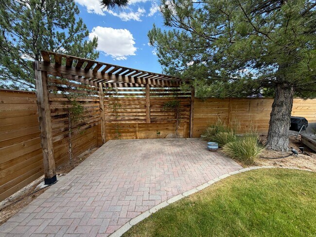 Building Photo - Beautiful Home in Stead!