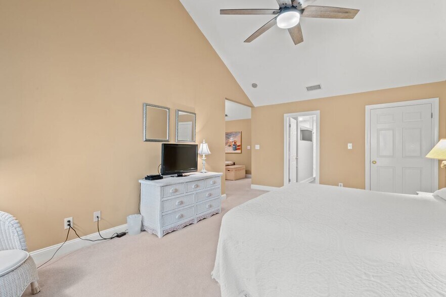 Building Photo - 141-14112 12 Oaks Dr