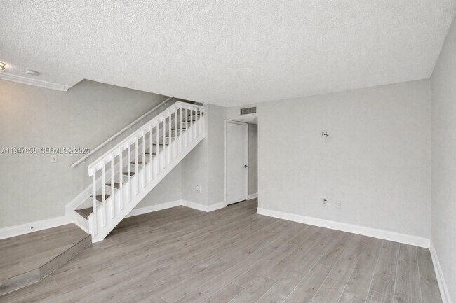 Building Photo - 10102 SW 77th Ct