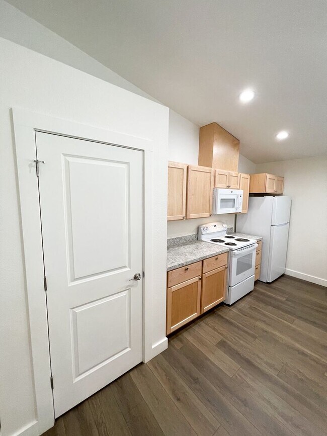 Building Photo - 4245-47 Wyoming