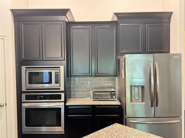 Building Photo - 1020 Lake Sierra Wy