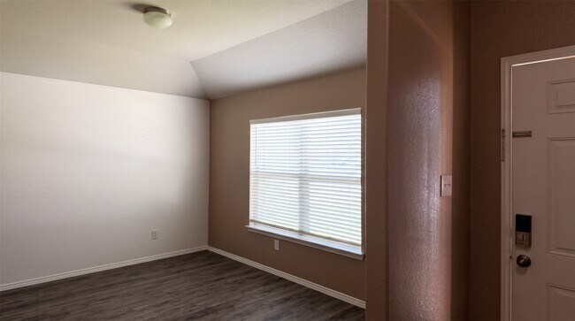 Building Photo - 2028 Cedar Tree Ct