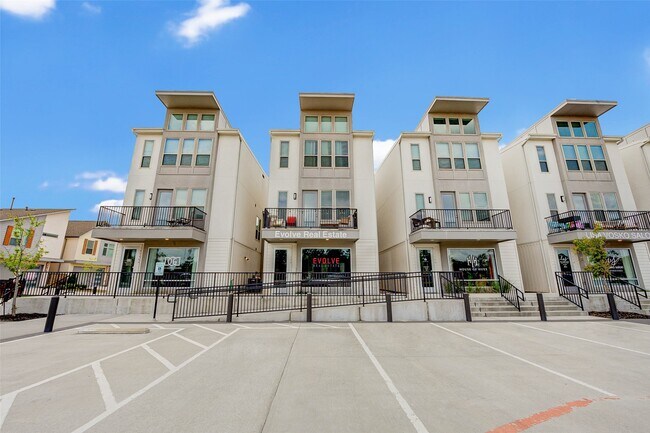 Building Photo - 18732 Centro Main St