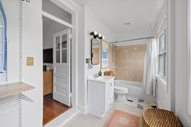 Building Photo - Beautiful, Spacious and Convenient in the HEART of DC