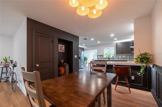 Building Photo - 1097 Eden Isle Blvd NE