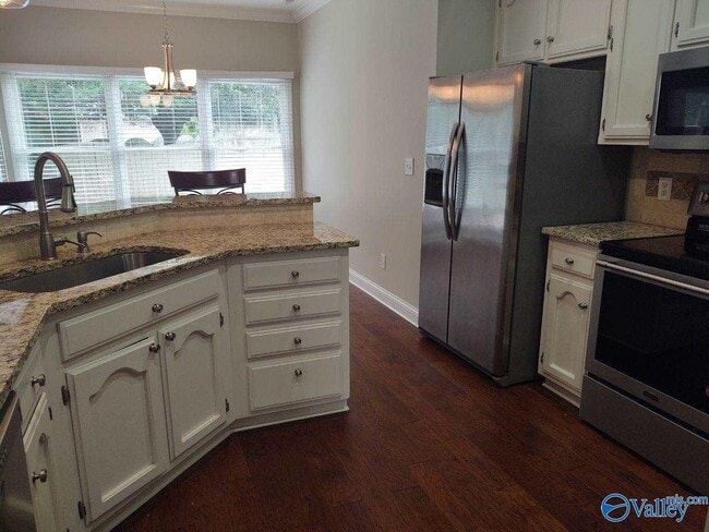 Building Photo - 3102 Connomara Ct SE