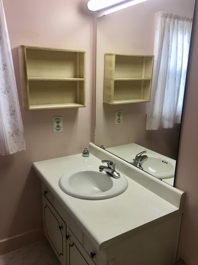 Building Photo - 8480 Cleveland Rd