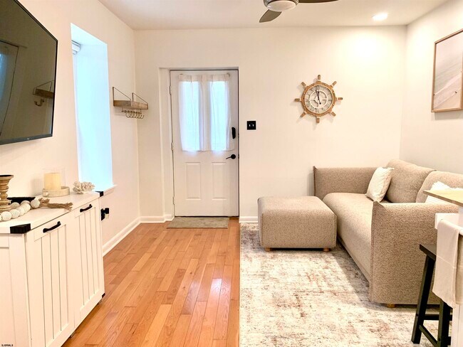 Building Photo - 9706 Ventnor Ave