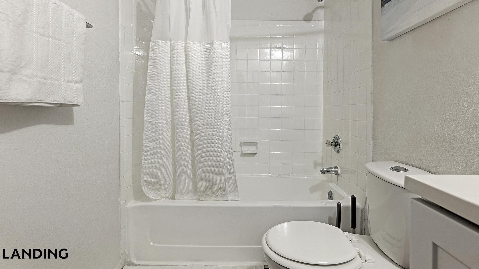 Building Photo - 1071 Clayton Ln