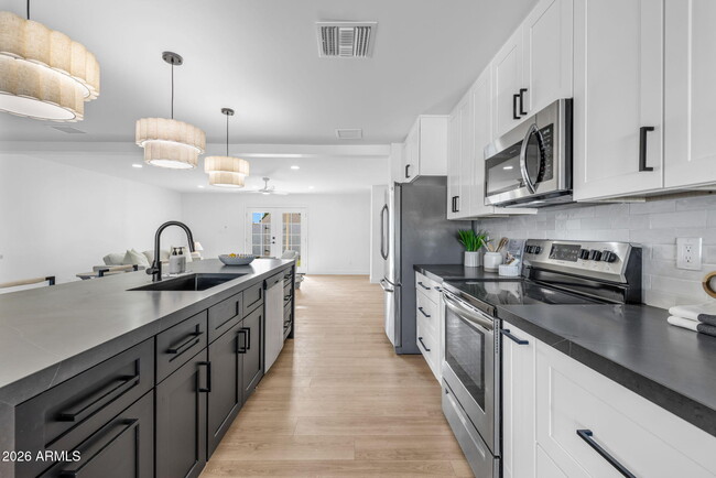 Building Photo - 7415 E Holly St