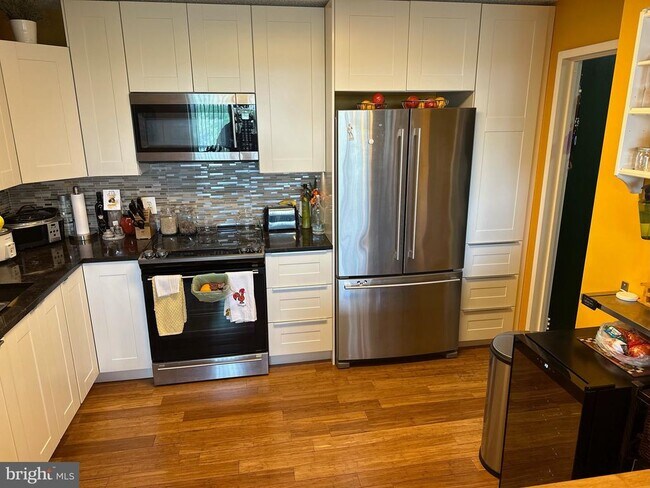 Building Photo - 6800 Fleetwood Rd