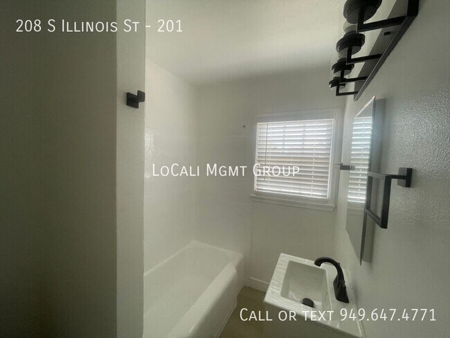 Building Photo - 208 S Illinois St