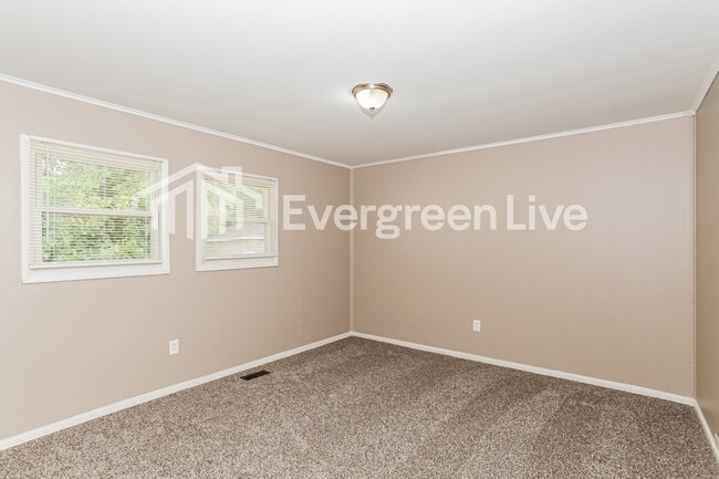 Building Photo - 2660 Wenning Rd