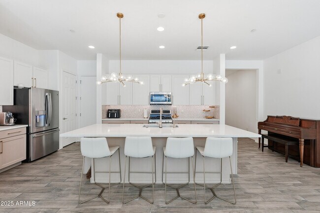 Building Photo - 1973 W Kinfield Trail