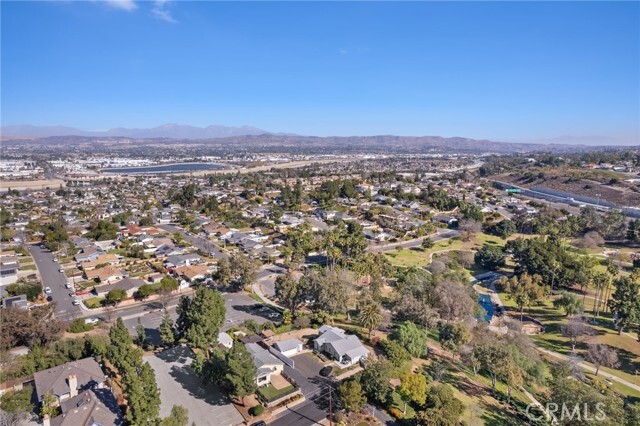 Building Photo - 16801 E Buena Vista Ave
