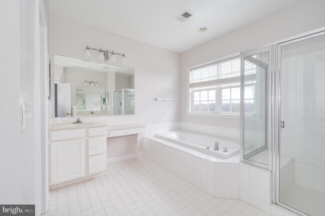 Building Photo - 54 Field Crest Ct