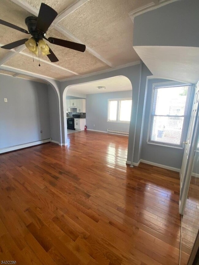 Building Photo - 17 Walnut Terrace