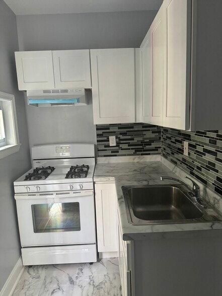 Building Photo - 2141 N 10th St