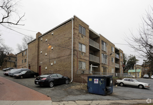 Building Photo - 1210-1212 Maple View Pl SE