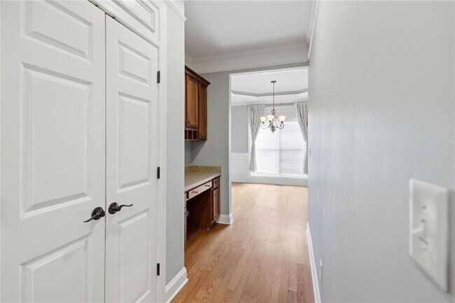 Building Photo - 518 S Fortune Way