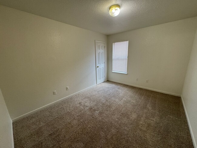 Building Photo - 311 Cedar Ridge Dr