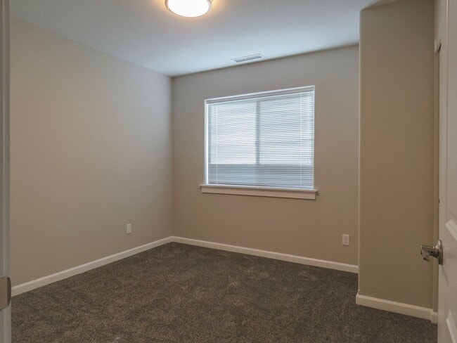 Building Photo - Market St Duplex