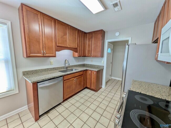 Building Photo - 14012 Hurstland Dr SW