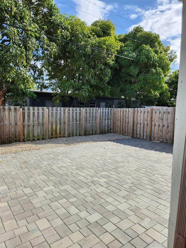 Building Photo - 210 NW 57th St