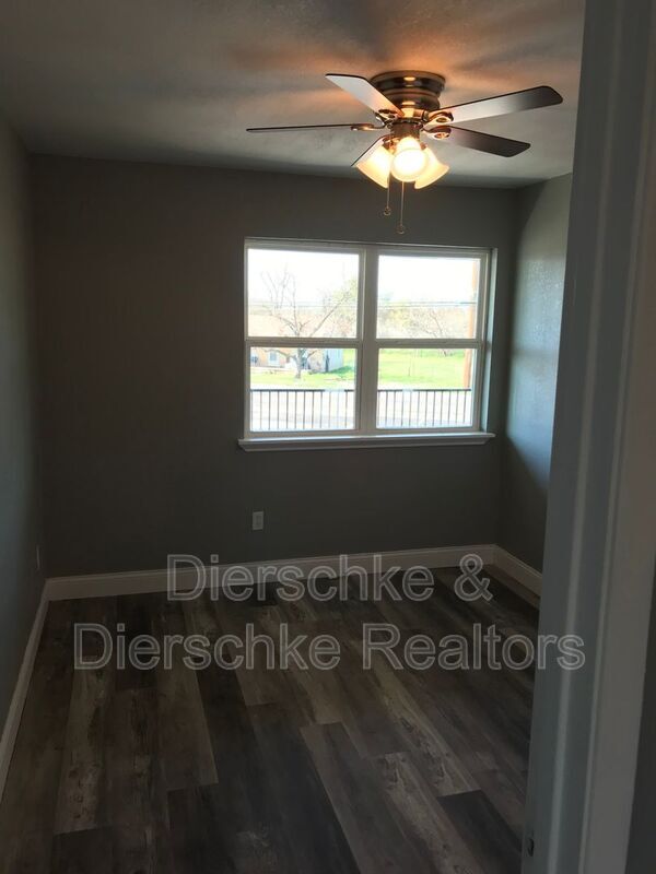 Building Photo - 3608 N Chadbourne St