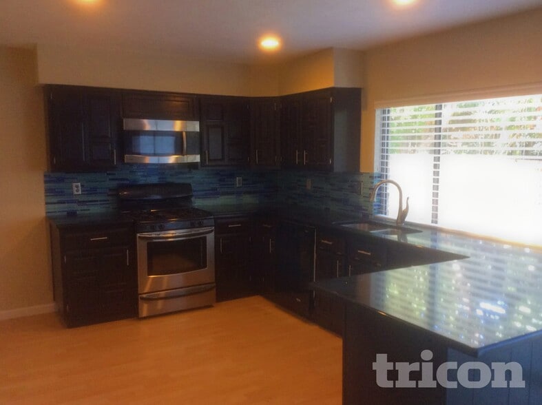 Building Photo - 6905 Forestview Dr