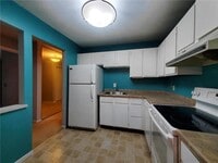 Building Photo - 3420 Golfview Dr