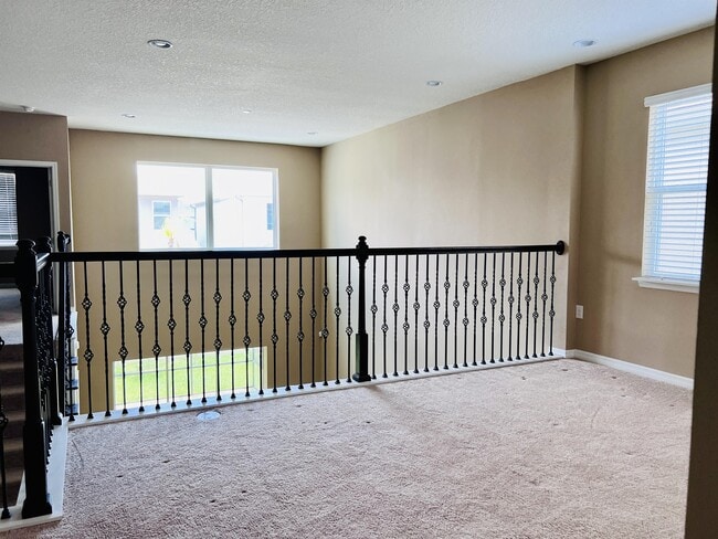 Building Photo - 537 Red Rose Ln