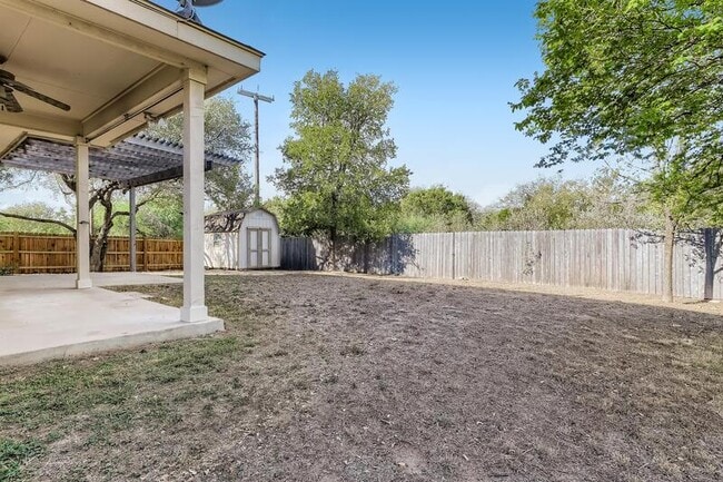 Building Photo - 8803 Redwood Bend