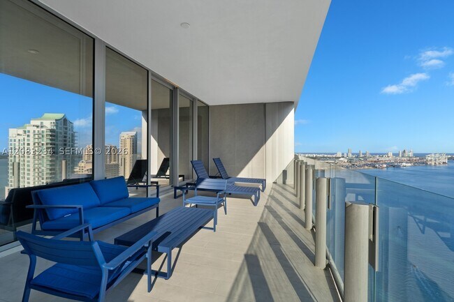 Building Photo - 300 Biscayne Blvd