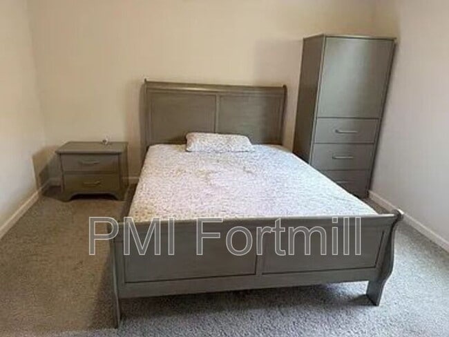 Building Photo - 1714 Woodend Dr