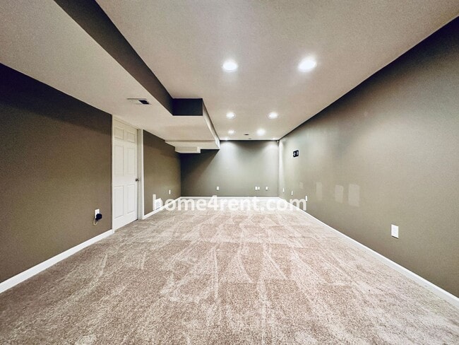 Building Photo - Fantastic South Overland Park Home in Blue...