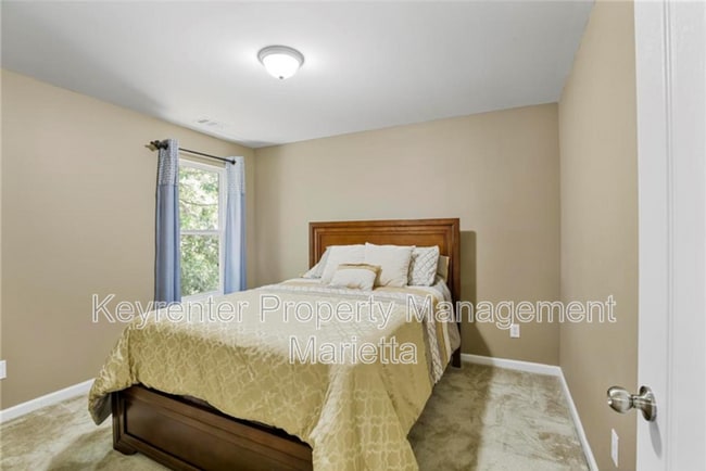 Building Photo - 611 Crosswinds Cir