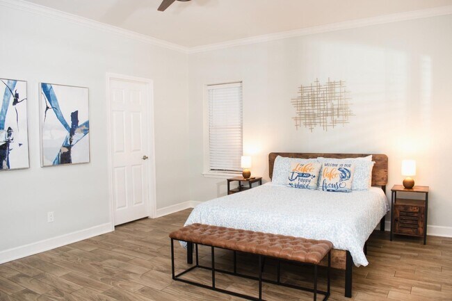 Building Photo - 13321 Lake Breeze Ln