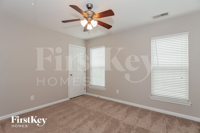 Building Photo - 15507 Troubadour Ln