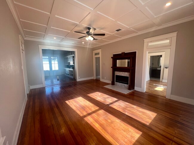 Building Photo - 2115 Johnson St