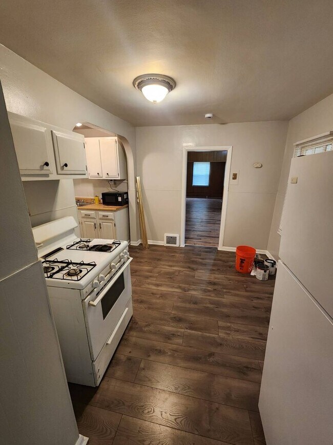 Building Photo - 4091 E 81st St