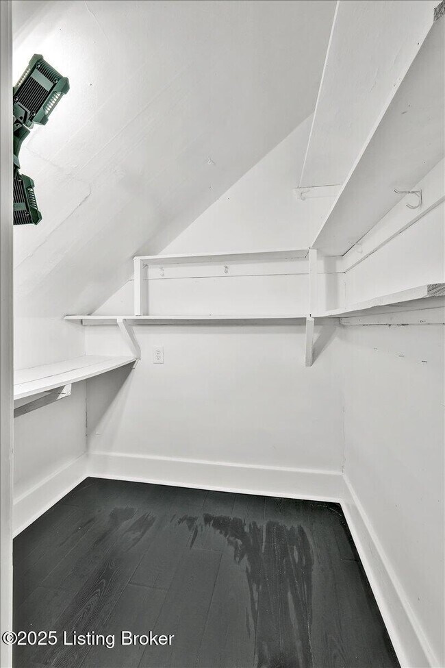 Building Photo - 2059 Alta Ave