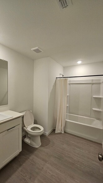 Building Photo - 1600 Baron Ln