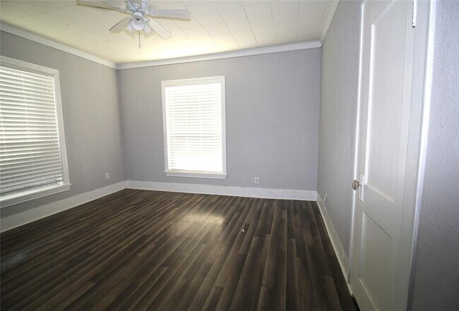 Building Photo - 705 N Rusk St