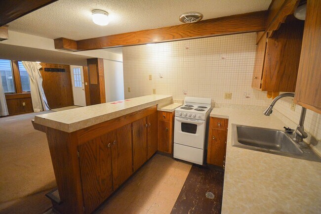 Building Photo - 619 2nd St NW