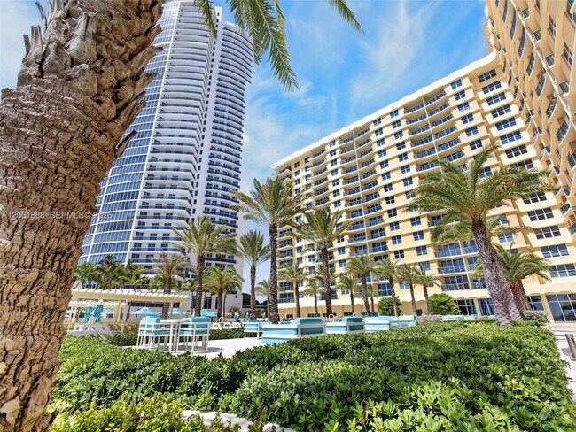 Building Photo - 2501 S Ocean Dr