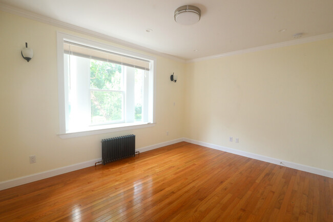 Living Room - 4412 Barnett Ave