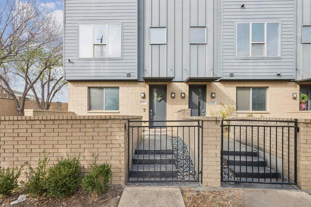 Building Photo - 3002 Zenia Dr